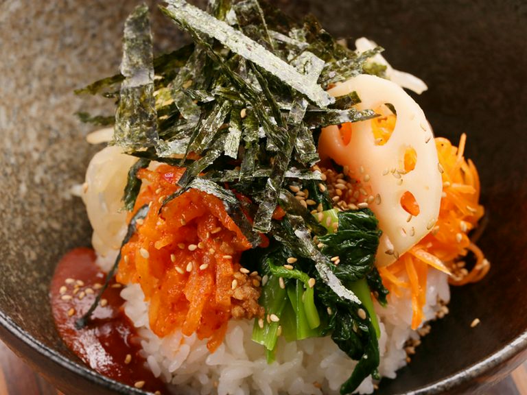 彩り鮮やか!さまざまな具材のハーモニーが楽しい『ビビンバ』