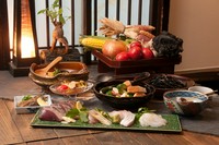 歓送迎会など各種ご宴会に最適なコース(飲み放題付)もございます。(お一人様 6000円(税込)から)