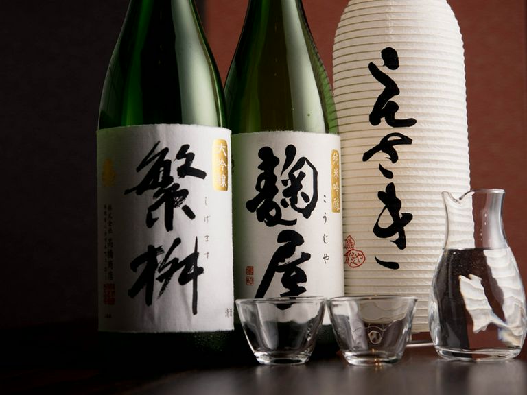 日本酒は地酒を主に。店主こだわりの日本酒を扱う