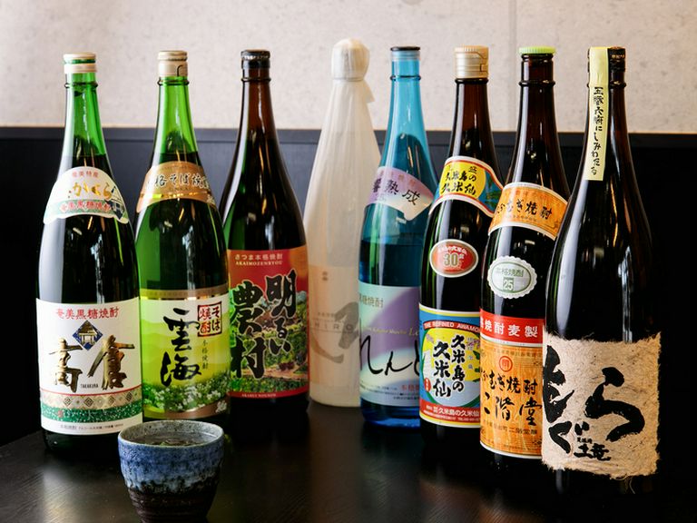 定番から中々お目にかかれないプレミアムなものまで、焼酎が充実