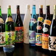 ビール、サワー、日本酒、ハイボールは勿論、種類豊富なお酒が勢揃い。中でも焼酎が充実しており、全国から取り寄せられています。芋焼酎の蔵元から直送のプレアムな焼酎も。