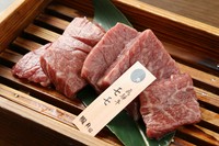 外モモの部分。硬めで歯応えがあります。