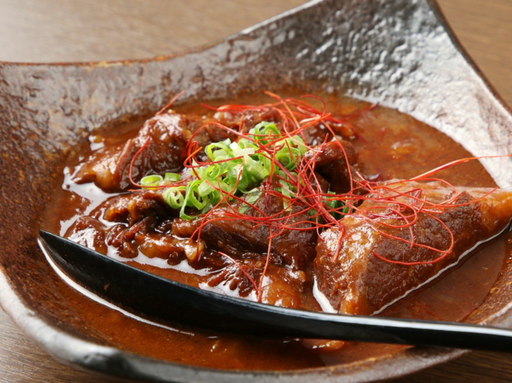 お酒とよく合う濃厚な味わい『飛騨牛高級どて煮』