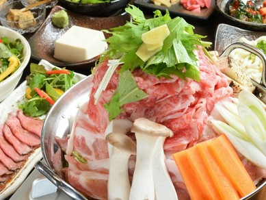 １０月〜３月末まで☆にく鍋「肉2倍増量！」宴会コース
※10月より予約受付開始