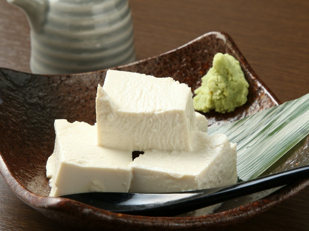 大豆の風味際立つ『名物！　手づくり朧豆腐』