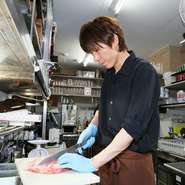 こだわりのカットで、美味しい肉を一層美味しく