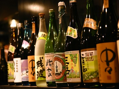 幅広く豊富に揃った焼酎コレクション、お気に入りを飲み比べて