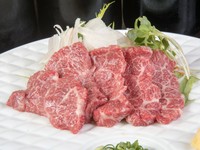 最高級霜降り馬刺し"キング"　写真は2人前です