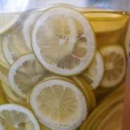 期間限定
洲本市の平岡農園の無農薬レモンと蜂蜜を使ったシロップで作るレモンスカッシュ
甘さ控えめ