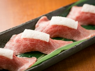 炊き方にもこだわり満載！お肉が美味しく感じるごはん