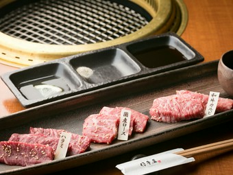 お肉からデザートまで楽しめるコースがお得！