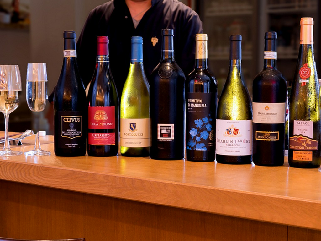 イタリアを中心に全世界から厳選ワインを揃えています