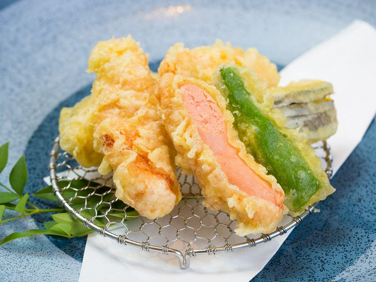 職人技でサクッと揚げられた『天ぷら』もおすすめ