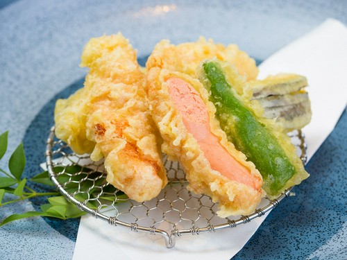 職人技でサクッと揚げられた『天ぷら』もおすすめ