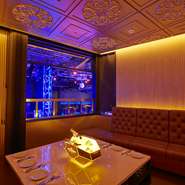 4つのラグジュアリー個室はカラオケ付もあり！VIP専用エレベーターで出入り可能♪
