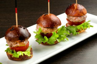 見た目にかわいいい『バーガースライダー　100％ミニバーガー』