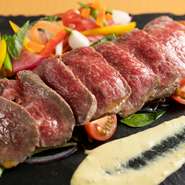 肉質はきめ細かく上品な脂が特徴の
ブランド牛「能登牛」をステーキでご堪能ください。