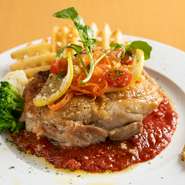 ディアボロとはイタリア語で「悪魔の」という意味で、
鶏肉をパリッと香ばしく焼き上げた鶏料理です。