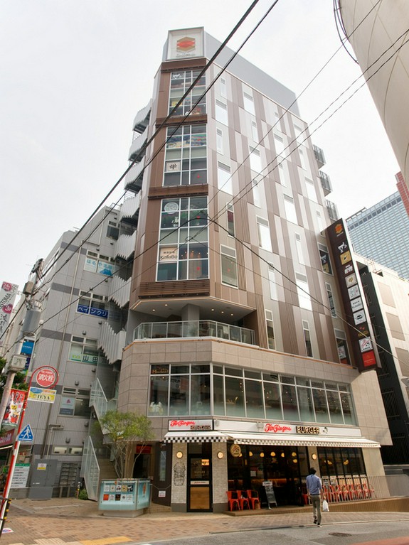 三軒茶屋駅から徒歩2分の立地