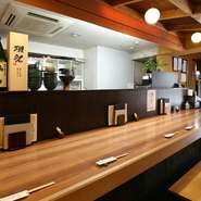 夫婦やカップルの何気ない日常の中で、ふと「美味しいものが食べたい…」と思った時は、ぜひ。ふたりの舌を満足させてくれます。記念日のデートでの利用は言うまでもありません。