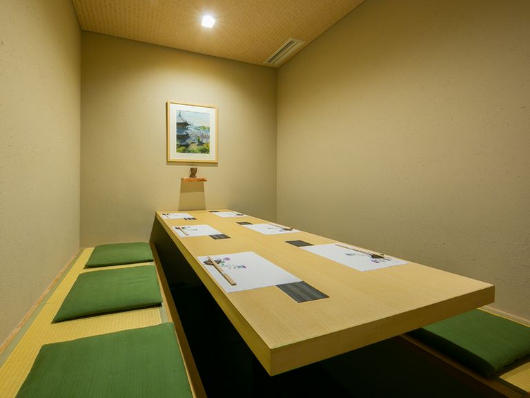 利用シーンに合わせてチョイスできる、全24席の個室