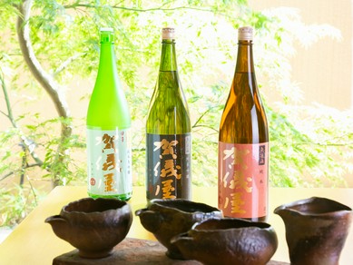 豊富に取り揃えられた、日本料理に合うこだわりの地酒