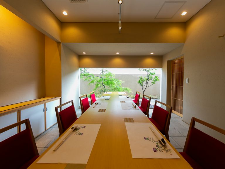 いろどりにこだわったお膳で特別な日に特別な宴を