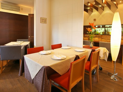 細部のディティールにまでこだわった、スタイリッシュなフロア