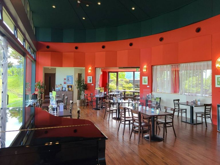 緑豊かな風景を眺めながら過ごせる癒やし空間