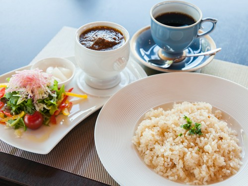 福井県産の食材をふんだんに使用したランチメニューも充実