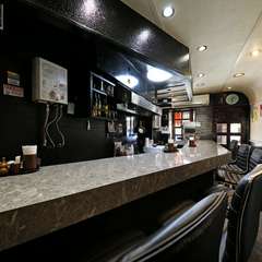 まるでBarのようなオシャレな雰囲気の居酒屋