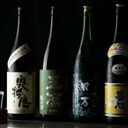 和を中心とした居酒屋のメニューには、日本酒は切っても切れないお供。店内では、料理人が厳選した福島の地酒を提供しています。こだわりの料理が、さらにおいしく感じる旨い日本酒をご堪能ください。