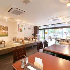 広々空間でゆったりとしたひと時を。宴会やファミリー利用に