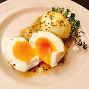 半熟たまごに特製マスタードマヨネーズ