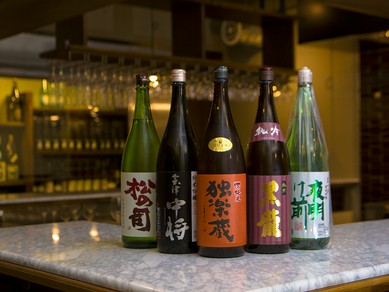 旬食材たっぷりの和食に合う、日本各地のおいしい日本酒が揃う