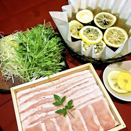 Shabu Shabu Eat Eat Walk Walk 吃吃走走