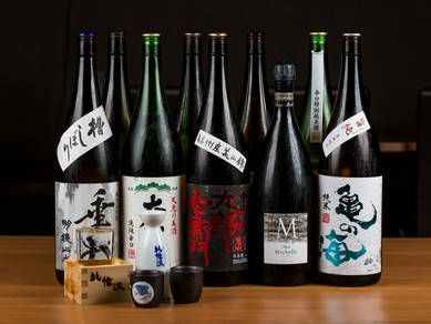 珍しい銘柄から定番まで、バラエティ豊かな日本酒を用意