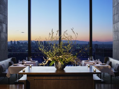 33階 8メートルの窓から一望できる東京の夜景