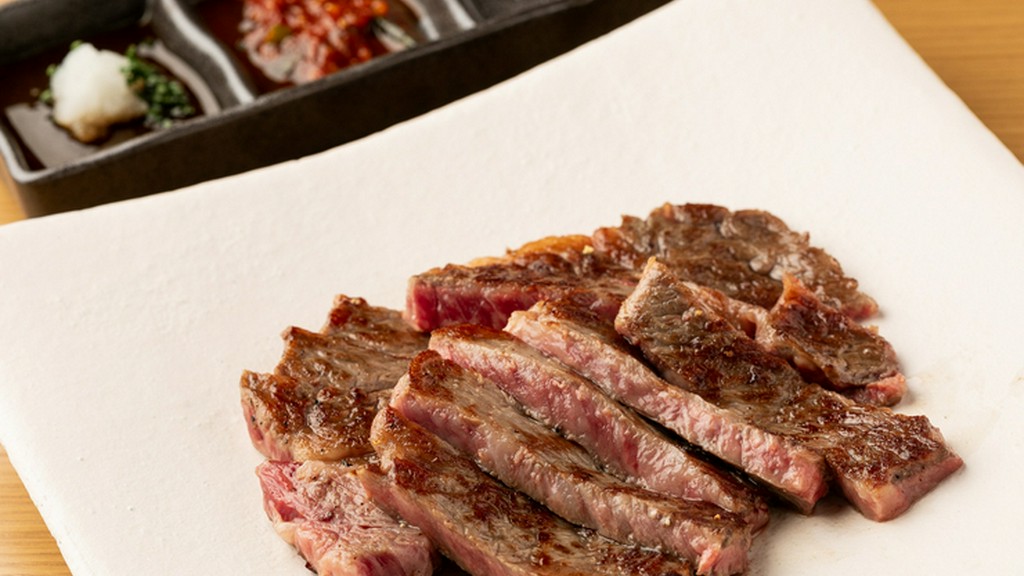 肉の赤身も脂身も、全てを包括するような旨みを堪能『黒毛和牛のステーキ』