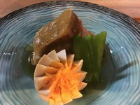 川越産小江戸黒豚の角煮と阿波尾鶏のコンフィを一皿にしたランチメニューです。
別料金で白飯をガーリックライス又は焼きリゾットに変更できます