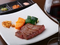 当店一番人気‼
季節の魚介と黒毛和牛のステーキが一度に楽しめるコースです。
