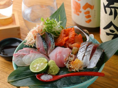 日本酒は純米酒のみ。希少なものも数多く揃う