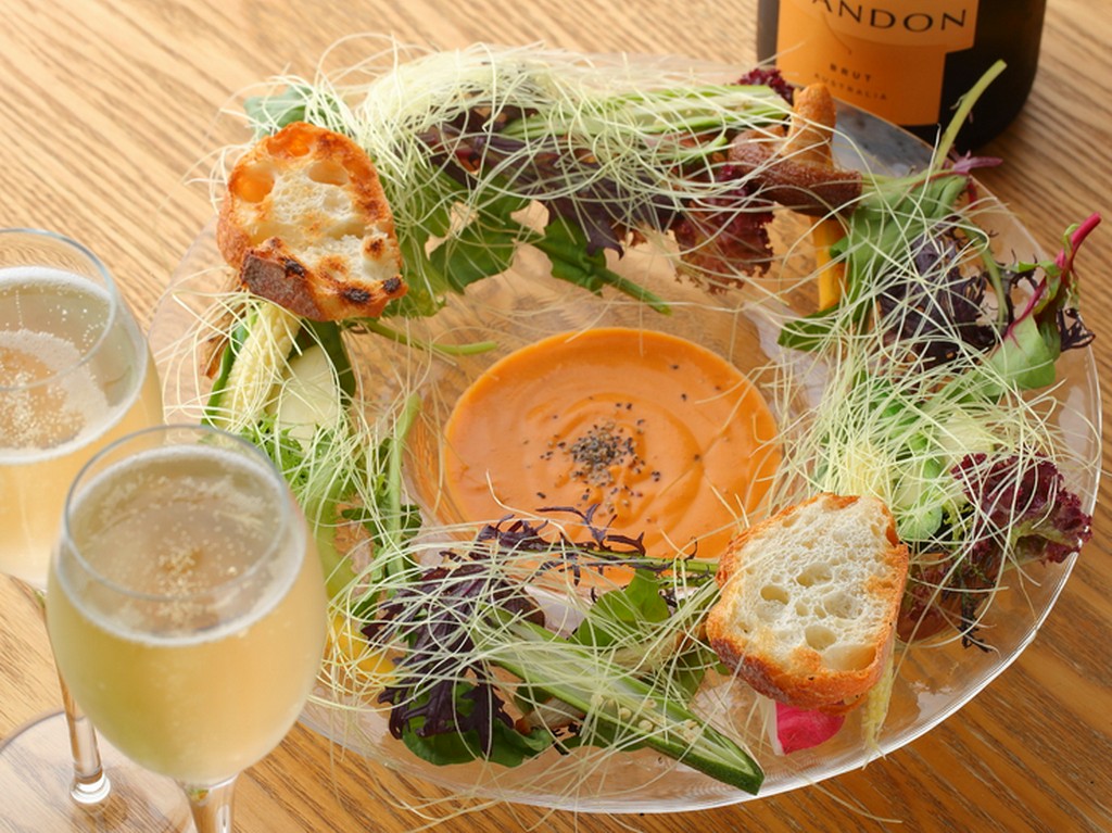 和風仕立ての『色々野菜の海老味噌バーニャカウダ』