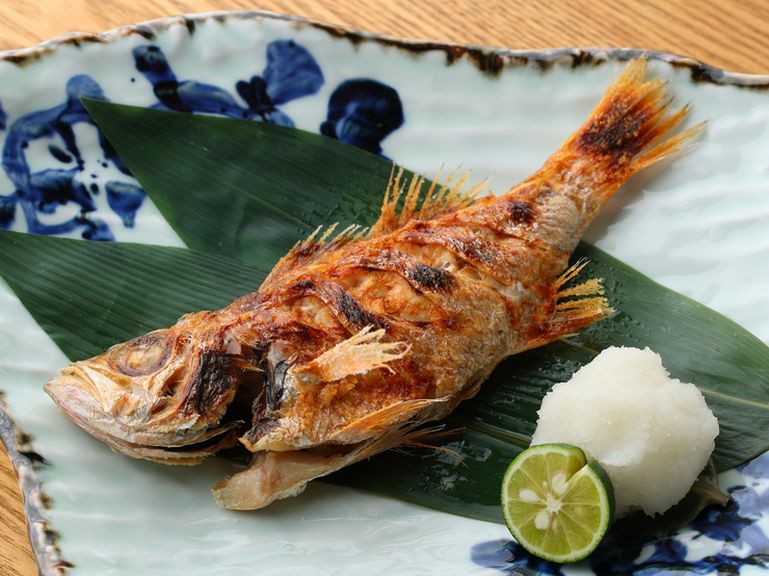 長崎対馬の海で獲れたうま味たっぷりの『ノドグロ炭火焼』