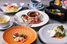 沙山華料理長がおすすめする創作中国料理。
月毎にメニューが変わり「旬×沙山華の味」を楽しめます。