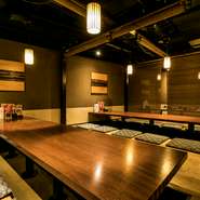 池袋駅から徒歩5分の好立地。最大30名様までOKの掘りごたつ式のお座敷席など、プライベート感が高い完全個室を備えています。法事のお集りでの料理にも真心を込めてご対応。詳細はお電話で承ります。
