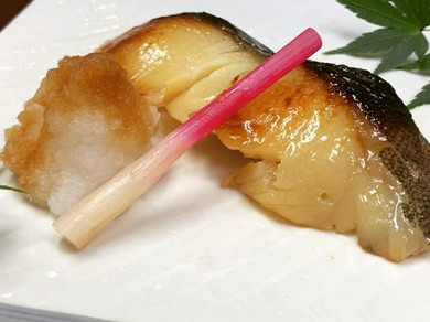 A5ランクの和牛を贅沢にいただく『朴葉焼き』