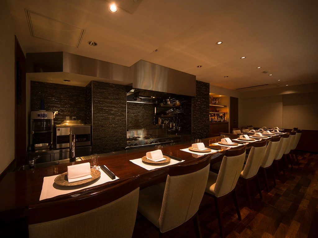 ひとりだからこそ味わえる、極上の食事を楽しみたい