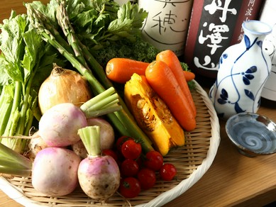 料理の趣向を引き立てる純米酒を中心に日本各地の地酒をご用意