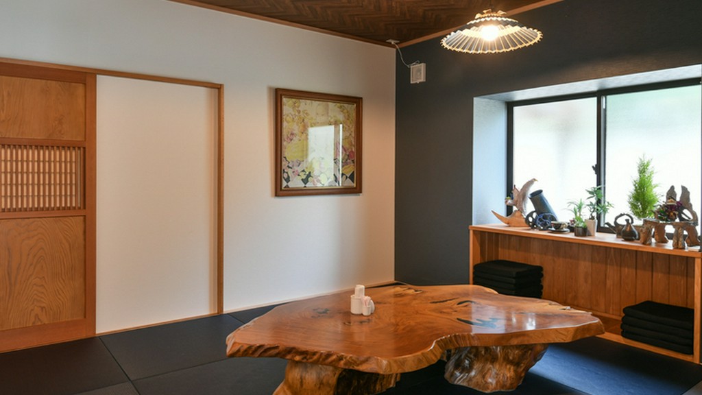 年配の方やファミリーでも落ち着ける座敷席